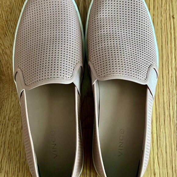 Vince Perforated Leather Blair Sneaker in Marble size 8M - Picture 2 of 5